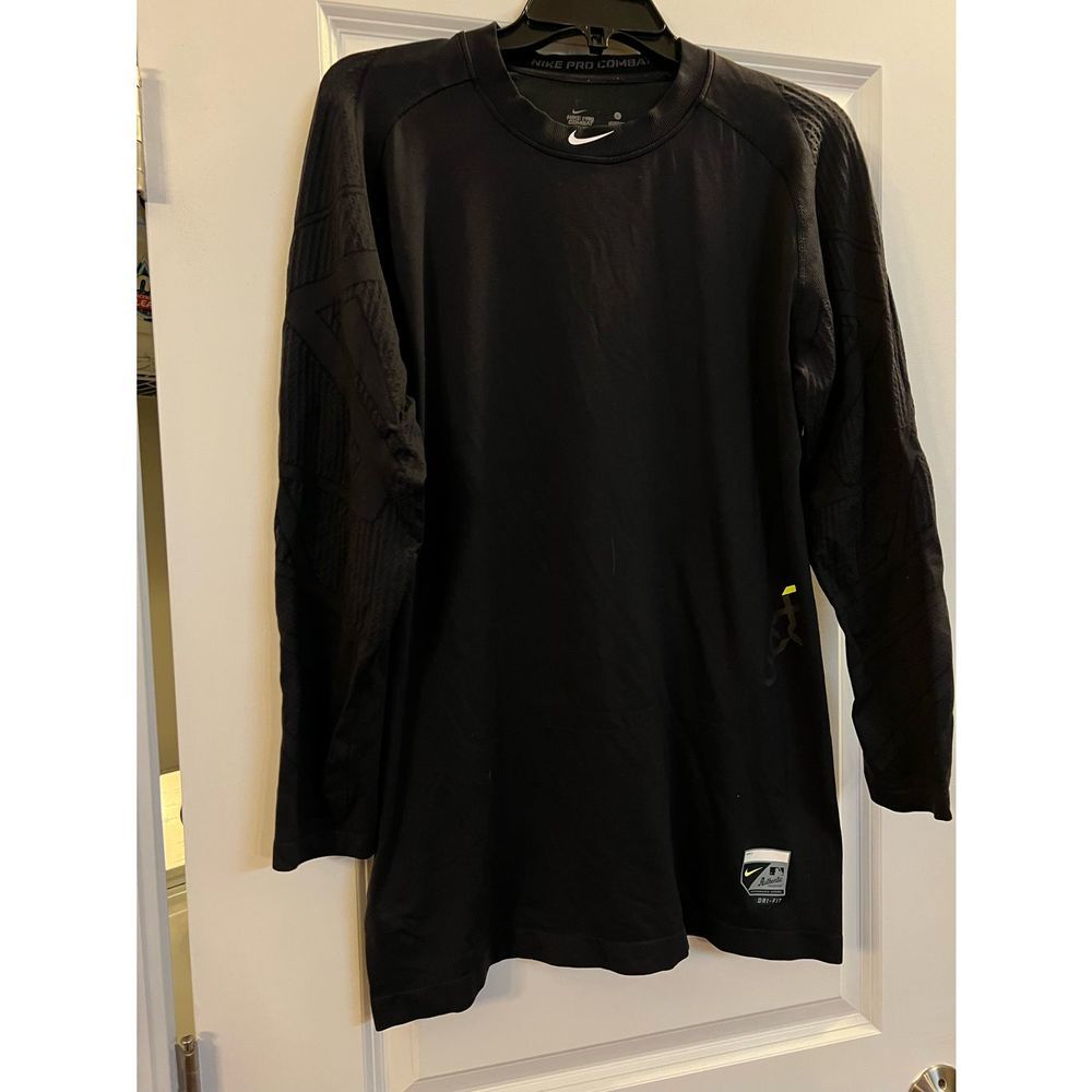Nike pro combat dri fit size large